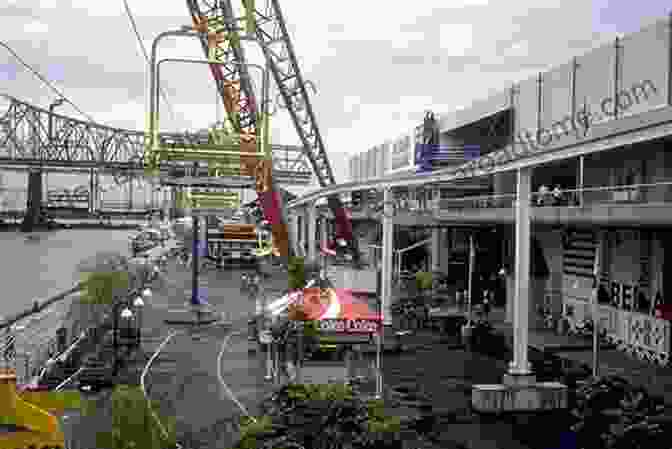 The Mississippi River Bridge At The 1984 New Orleans World Fair The 1984 New Orleans World S Fair (Images Of America)